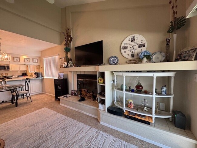 Building Photo - 3BR 3BA Townhome-Best view of the River & Laughlin Casino Skyline