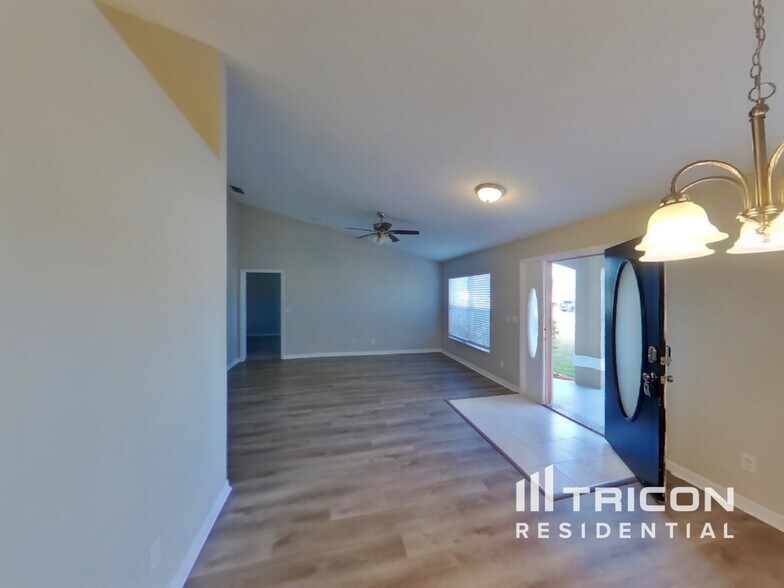 Building Photo - 4151 Candler Ave