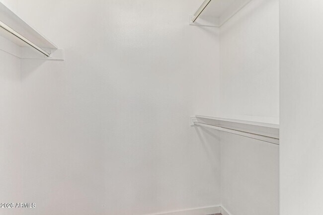 Building Photo - 16853 N Meadow Park Dr