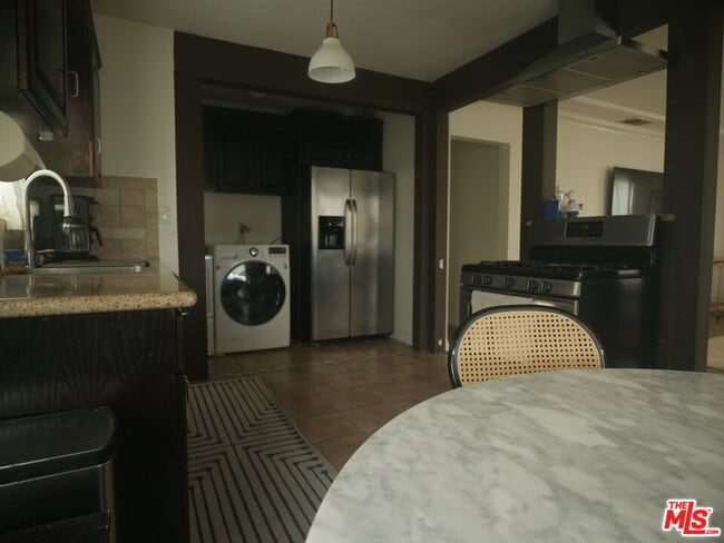 Building Photo - 1468 Kurtz Ave