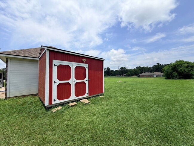 Building Photo - 3520 Windwood Circle.