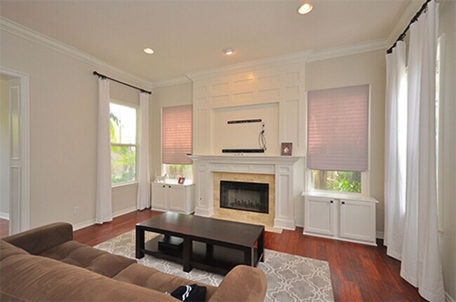 Building Photo - Simply Gorgeous 4+ BR Home with many Amenities!!!