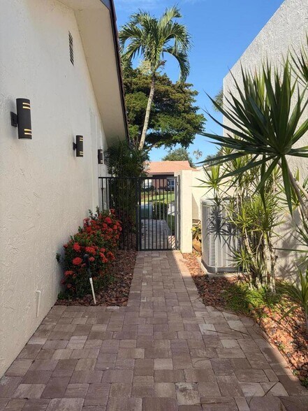 Building Photo - 21435 Campo Allegro Dr