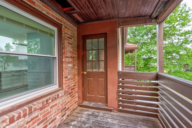 Building Photo - 25 Langley Cir