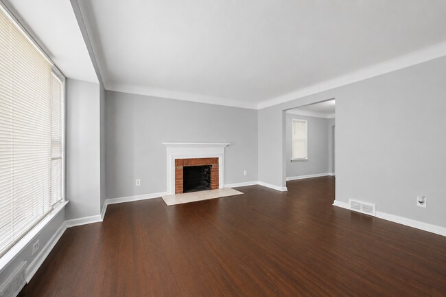 Building Photo - 15712 Vaughan St