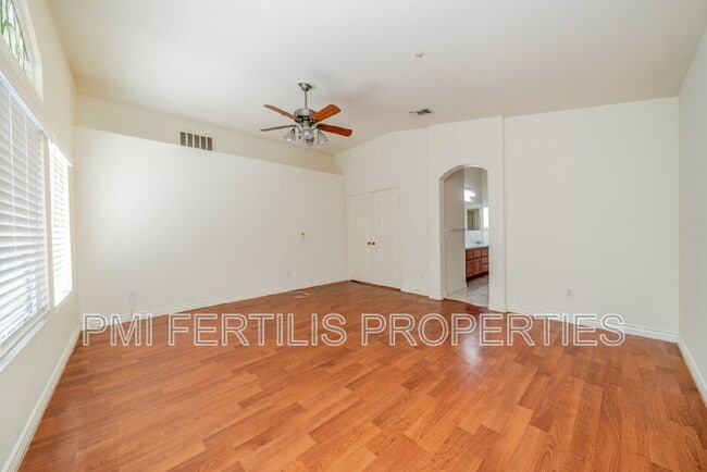 Building Photo - 5055 St Albert Dr