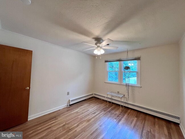 Building Photo - 205 Dumont Rd