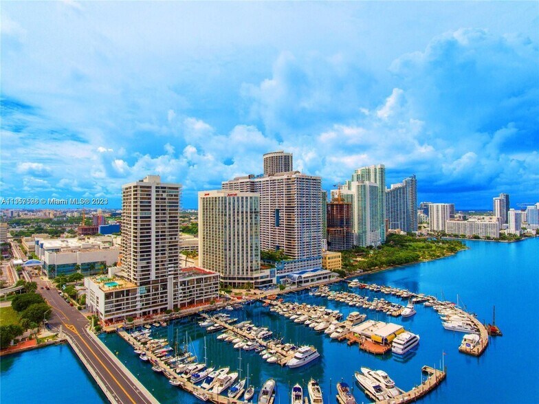 Building Photo - 555 NE 15th St