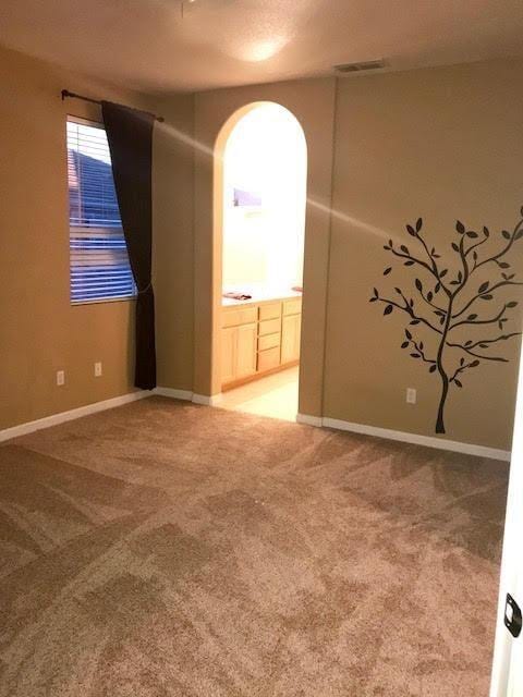 Building Photo - 301 Dragonfly Cir