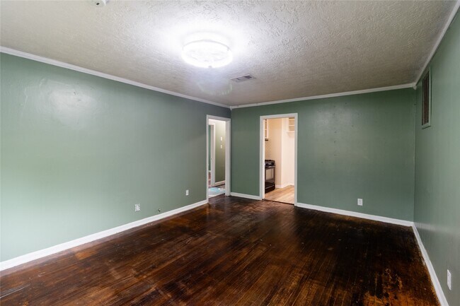 Building Photo - 809 Norell St
