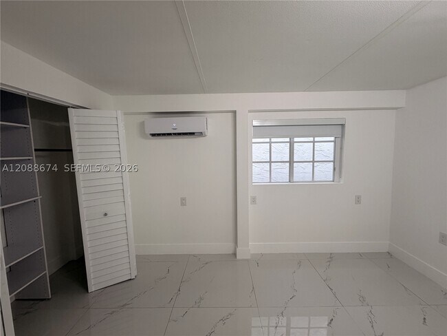 Building Photo - 3354 NW 50th St