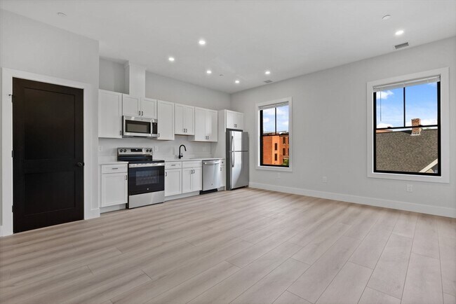 Primary Photo - 198 Albion St