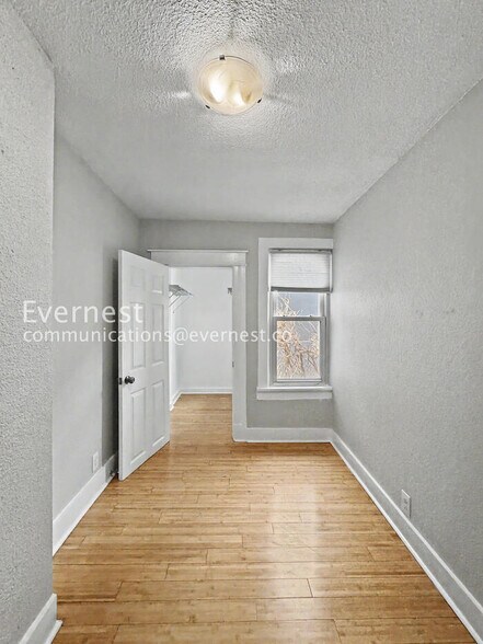 Building Photo - 4301 S Lincoln St