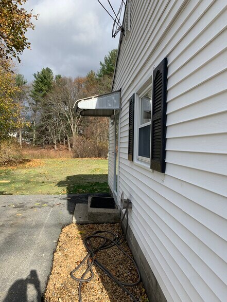 Building Photo - 33A Bridge St