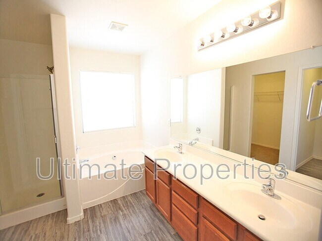 Building Photo - 23913 W Bowker St