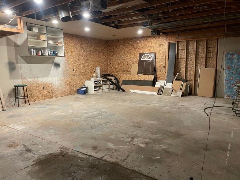 Building Photo - 2130 S 9500 W