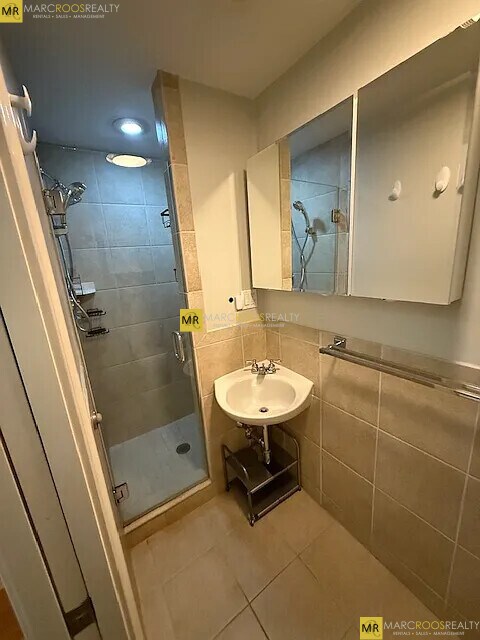 Building Photo - 7 Grove St