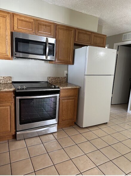 Building Photo - 2826 Green Acres Ave