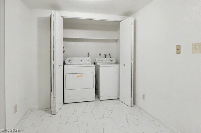 Building Photo - 6544 Ironbark Ln