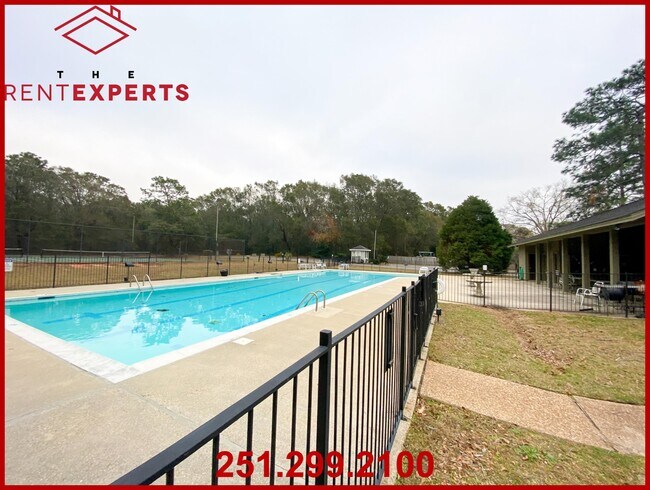 Building Photo - 232 Riverbend Dr
