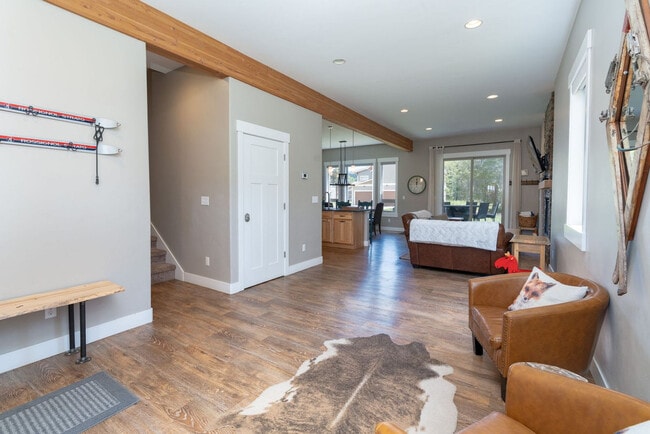 Building Photo - 278 Mountain Willow Dr