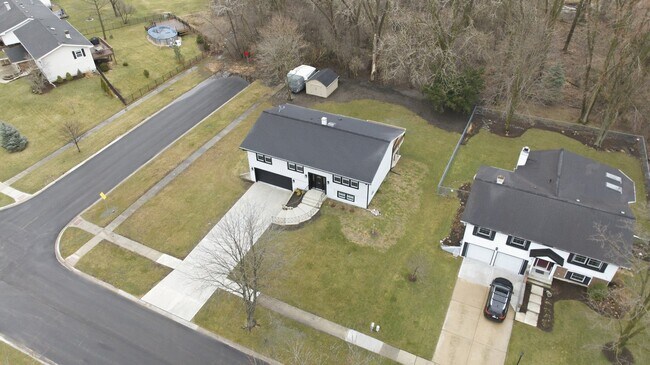 Building Photo - 2S245 Mayfield Ln