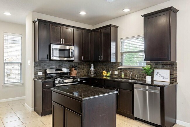 Building Photo - 11217 Persimmon Gap Dr
