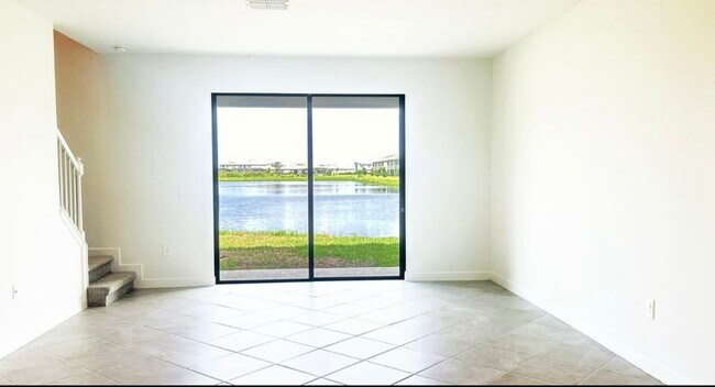 Building Photo - 15143 Sunny Day Dr