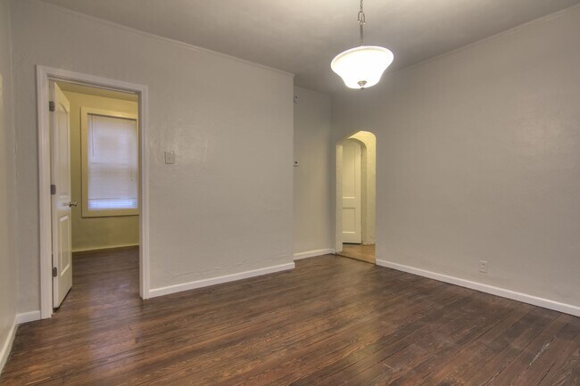 Building Photo - 3640 Gustine Ave