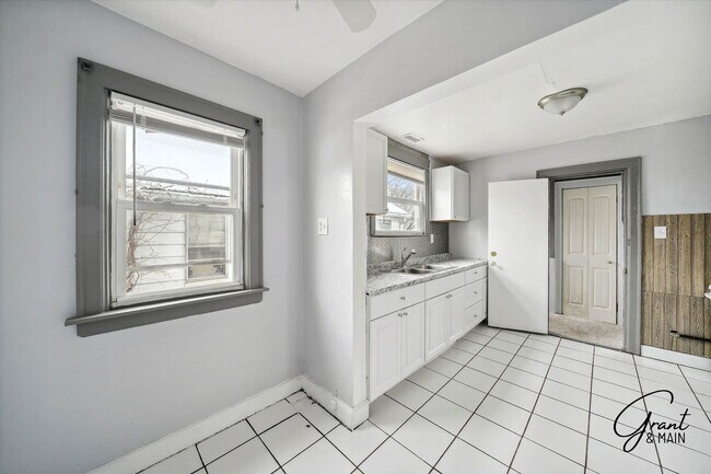 Building Photo - 15886 Woodingham Dr