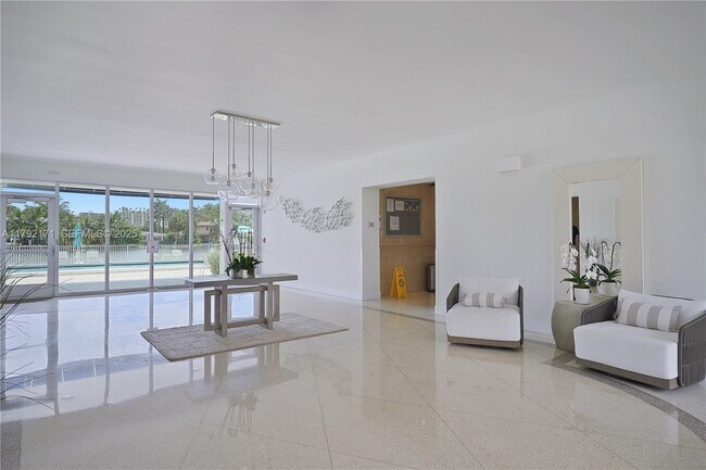 Building Photo - 9381 E Bay Harbor Dr