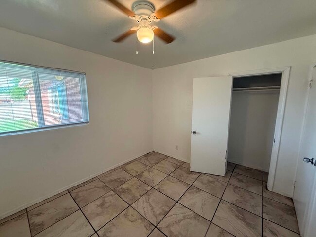 Building Photo - 4634 E Montecito St