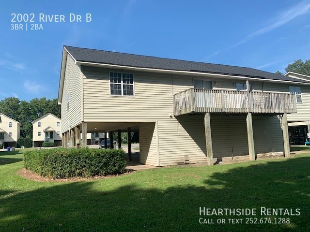 Building Photo - 2002 River Dr