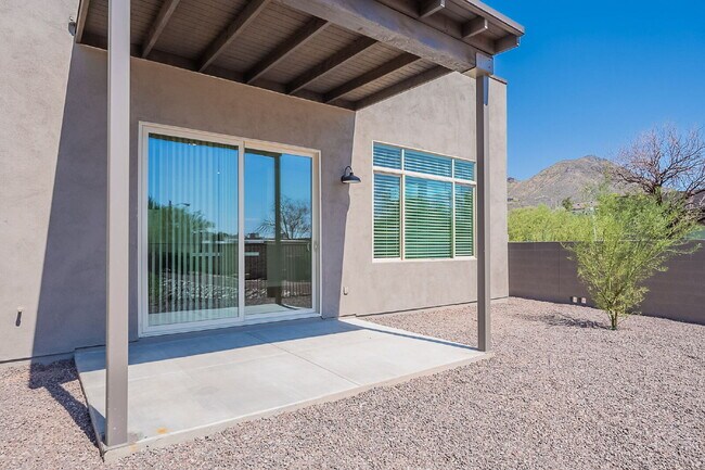 Building Photo - Downtown Cave Creek Patio Homes!