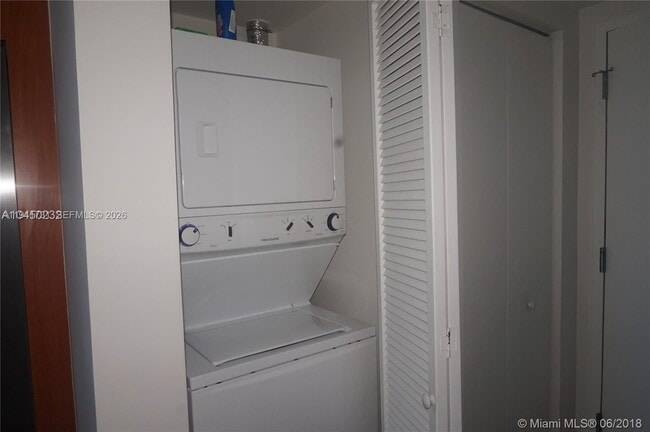 Building Photo - 185 SW 7th St