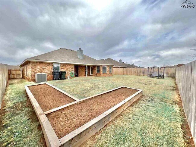 Building Photo - 6053 Laci Ln