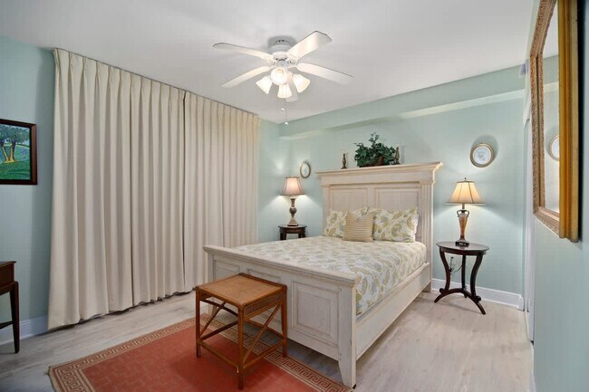 Building Photo - 14825C2 Front Beach Rd