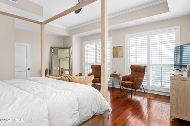 Building Photo - 400 E Bay St