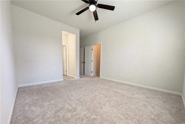 Building Photo - 5250 Whisper Point Blvd