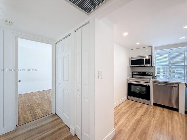 Building Photo - 17560 Atlantic Blvd