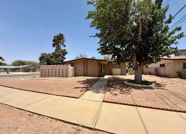 Primary Photo - 3216 Drumond Rd