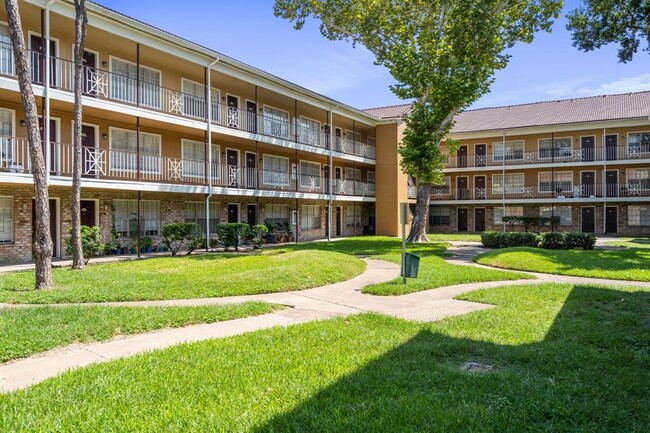 Building Photo - 6259 Westheimer Rd