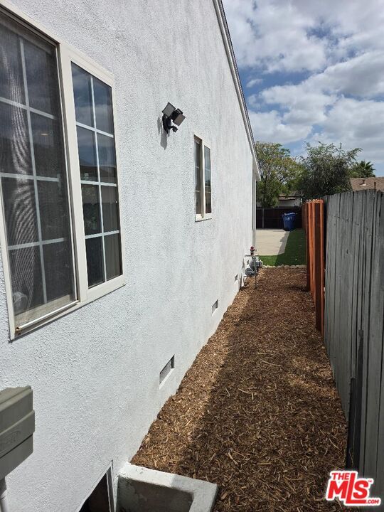 Building Photo - 8519 Yolanda Ave