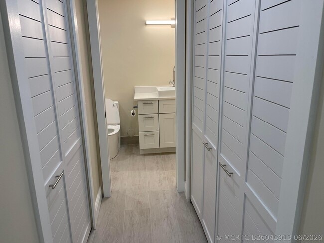 Building Photo - 29 Bethesda Park Cir