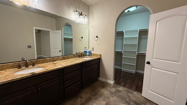Building Photo - Beautiful Government Hill Home with Amazin...