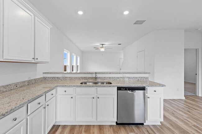 Building Photo - 14700 Wahlbergs Wy