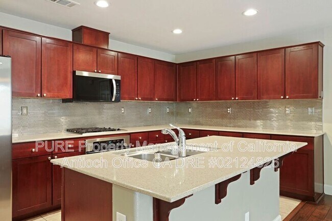 Building Photo - 60 Xena Court