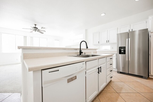 Building Photo - Welcome Home!  One Store Home