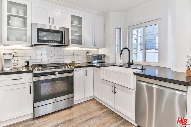 Building Photo - 4204 Flintlock Ln