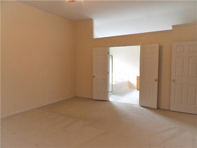 Building Photo - 10201 Hartwood Ct